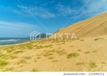 Tottori sand dunes Tottori sand dunes 131046352