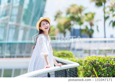 A young woman who enjoys traveling A young woman who enjoys traveling 131047171