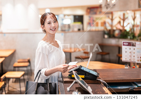 Cashless payment Credit card Cashless payment Credit card 131047245