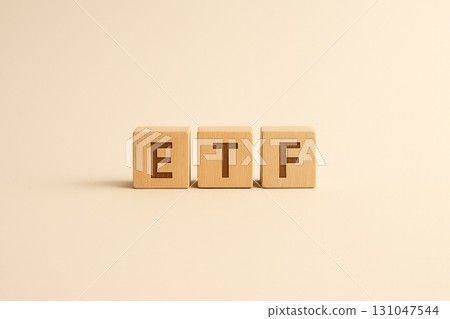 簡單的木塊背景與投資概念 131047544