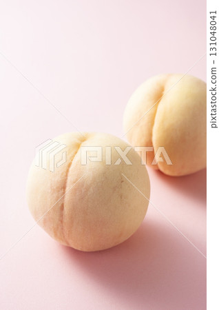 White peach White peach 131048041