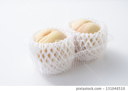 White peach 131048510