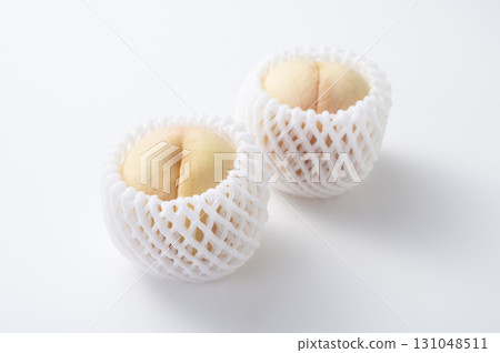 White peach 131048511