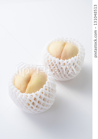 White peach White peach 131048513