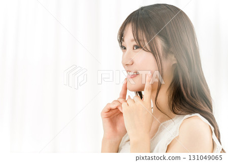 Skin care, hair care, beauty, beauty image of a woman 131049065