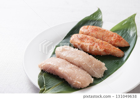 香辣鱈魚子和鱈魚子 131049638