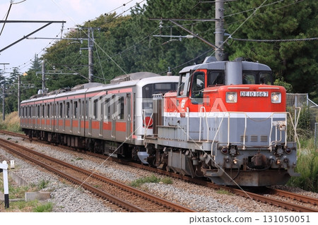 東急5050系列5154次列車由A級運輸車輛DE10-1667牽引,拍攝於2010年10月7日 東急5050系列5154次列車由A級運輸車輛DE10-1667牽引,拍攝於2010年10月7日 131050051
