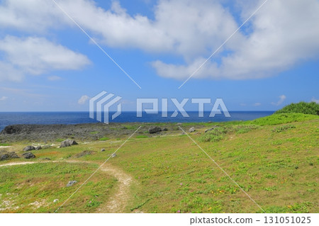 The Pacific Ocean horizon as seen from Hateruma Island's Takana Beach 131051025