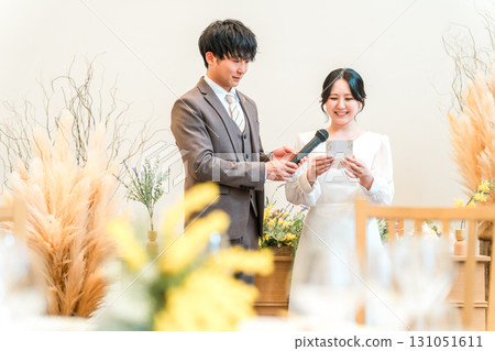 新娘在婚禮上讀給父母的信（新娘的信） 131051611