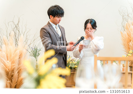 新娘在婚禮上讀給父母的信（新娘的信） 131051613