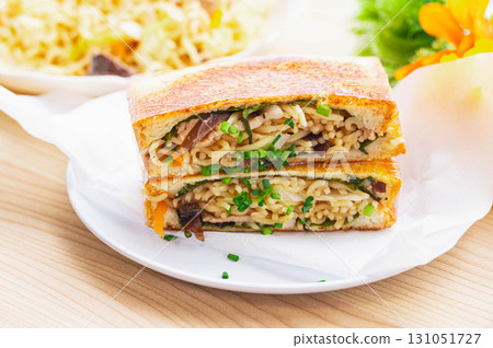 Salted fried noodles hot sandwich Salted fried noodles hot sandwich 131051727