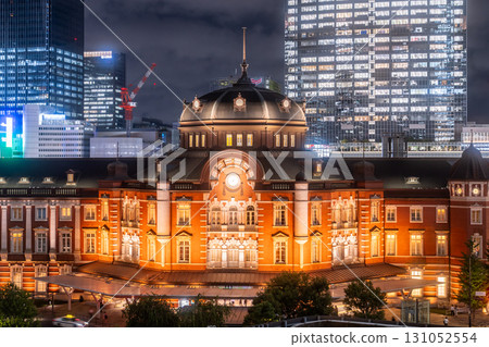 Tokyo Station and Marunouchi city night view 131052554