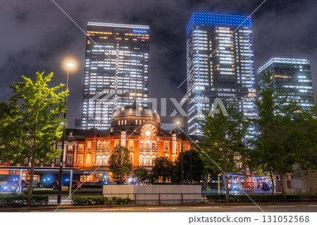 東京車站和丸之內市夜景 131052568