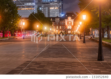 東京:東京車站和丸之內商業區的夜景 東京:東京車站和丸之內商業區的夜景 131052640
