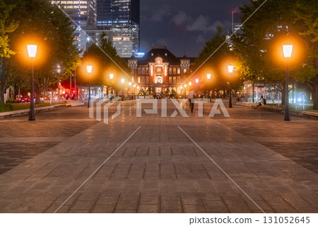 東京：東京車站和丸之內商業區的夜景 131052645