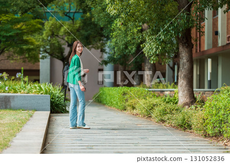 女大學生校園校園生活 131052836