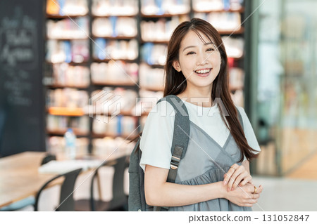 大學生圖書館校園生活 131052847