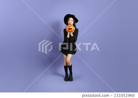 Halloween Woman 131052960