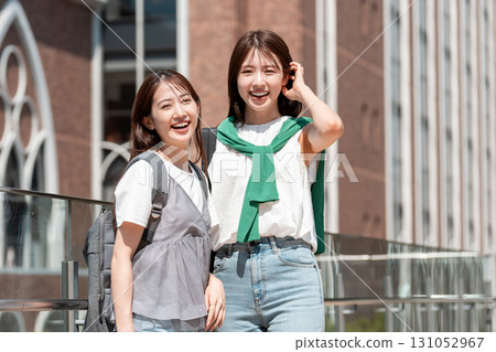 女大學生校園校園生活 131052967