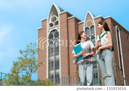 Female college student, campus life, blue sky Female college student, campus life, blue sky 131053018