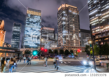 東京:東京車站和丸之內商業區的夜景 東京:東京車站和丸之內商業區的夜景 131053378