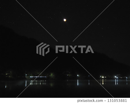 月全食之後湖面上的月亮（20250908035646） 131053881