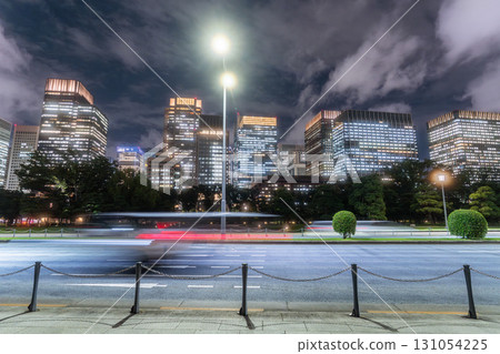 Tokyo: Night view of the big city of Marunouchi Tokyo: Night view of the big city of Marunouchi 131054225