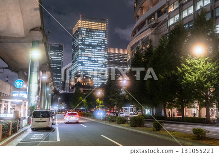 東京:丸之內大都會的夜景 東京:丸之內大都會的夜景 131055221