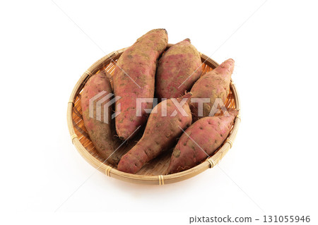 Fresh muddy sweet potatoes 131055946