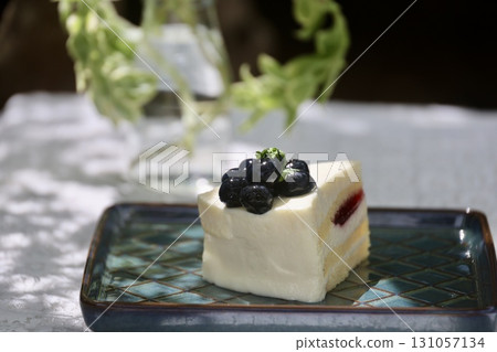 看起來很美味的藍莓蛋糕 131057134