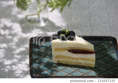 看起來很美味的藍莓蛋糕 131057135
