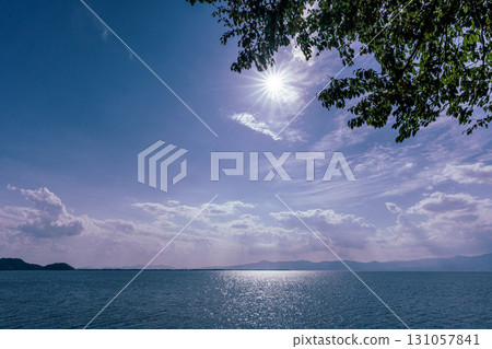 Scenery of Lake Biwa in autumn 131057841