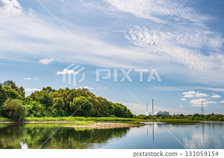 大阪府枚方市淀川河畔風景 131059154