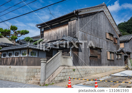 日本兵庫縣赤穗市榮的一座古老而美麗的建築 日本兵庫縣赤穗市榮的一座古老而美麗的建築 131061593