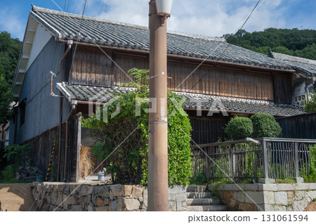 日本兵庫縣赤穗市榮的一座古老而美麗的建築 日本兵庫縣赤穗市榮的一座古老而美麗的建築 131061594