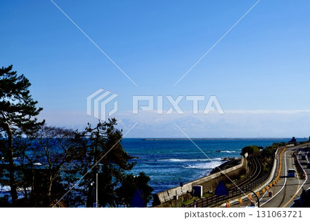 道之站「雨晴」：雲霧繚繞的立山連峰，景色令人失望。富山縣高岡市。 131063721