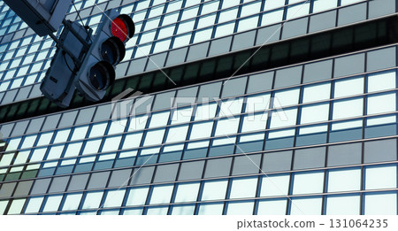 城市交通號誌和簡約時尚的風景 131064235