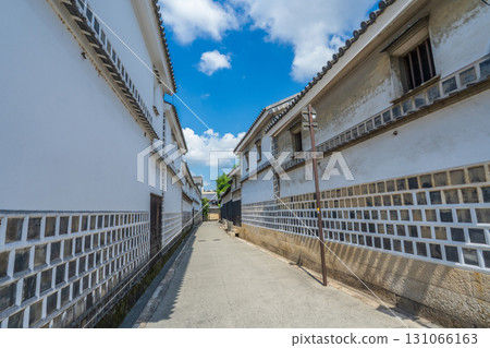 岡山縣倉敷市倉敷美觀地區的白牆建築和小巷 131066163