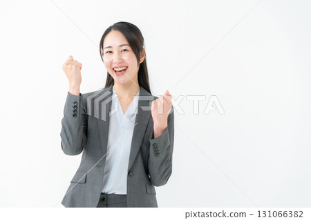 女商人西裝膽量姿勢 131066382