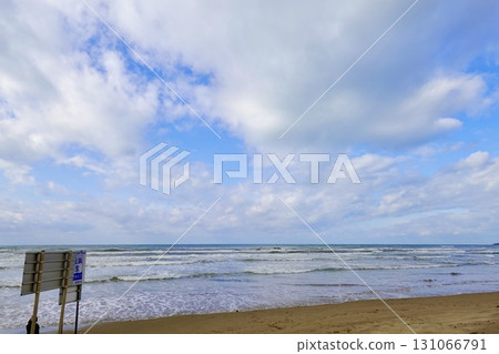 Chirihama Nagisa Driveway - The rising tide washing over the sandy beach, Hakui City, Ishikawa Prefecture 131066791