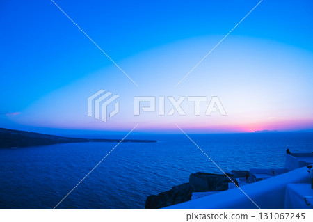 希臘聖托里尼島美麗的日落 131067245