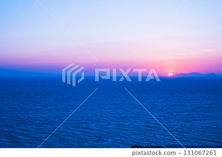 Beautiful sunset on the Greek island of Santorini 131067261