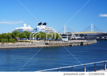 Yokohama Port coastal scenery: Elephant's Nose Park and Osanbashi Pier Yokohama Port coastal scenery: Elephant's Nose Park and Osanbashi Pier 131068500