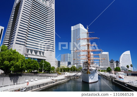 The streets of Yokohama Minato Mirai 131068526