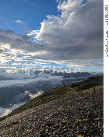 雨後從長岳眺望的槍山和穗高山脈 雨後從長岳眺望的槍山和穗高山脈 131069092