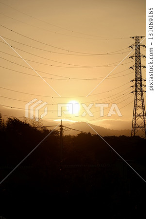 sunrise rising from the mountain 131069165