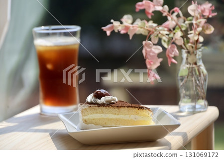 Delicious cake Delicious cake 131069172