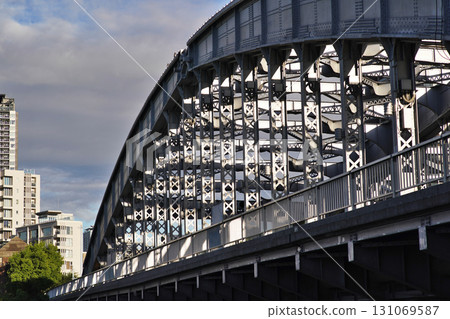 Sakuranomiya Bridge, a beautiful bridge in Osaka City Sakuranomiya Bridge, a beautiful bridge in Osaka City 131069587