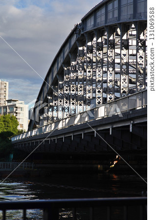 Sakuranomiya Bridge, a beautiful bridge in Osaka City 131069588