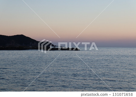 寂靜的海 - 光染的地平線 131071658